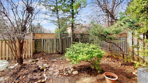 Photo 34 at 34 Dunkeld Way, Royal Orchard, Markham