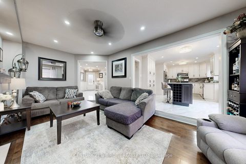 Photo 11 at 14 Round Leaf Court, Holly, Barrie