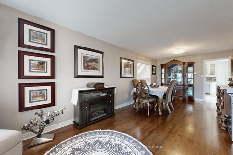 Photo 14 at 14 Round Leaf Court, Holly, Barrie