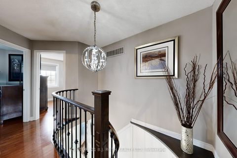 Photo 17 at 14 Round Leaf Court, Holly, Barrie