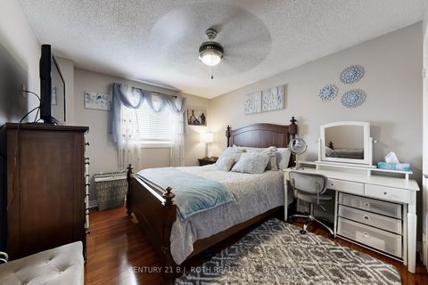 Photo 23 at 14 Round Leaf Court, Holly, Barrie