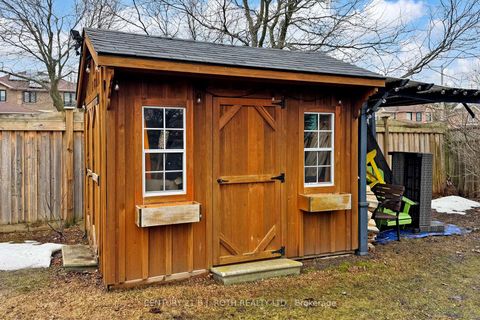 Photo 35 at 14 Round Leaf Court, Holly, Barrie