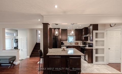 Photo 11 at 17 Saybrook Avenue, Queensway, Toronto
