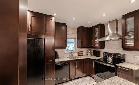 Photo 12 at 17 Saybrook Avenue, Queensway, Toronto