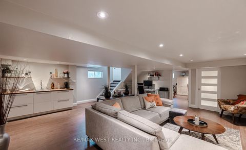 Photo 22 at 17 Saybrook Avenue, Queensway, Toronto