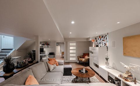 Photo 23 at 17 Saybrook Avenue, Queensway, Toronto