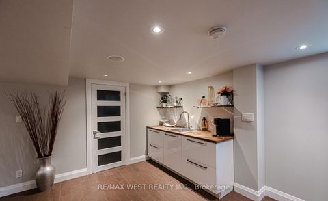 Photo 26 at 17 Saybrook Avenue, Queensway, Toronto