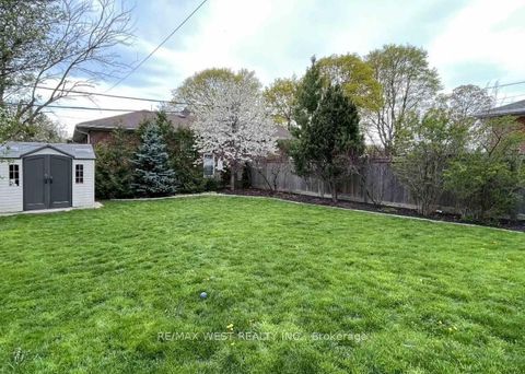 Photo 34 at 17 Saybrook Avenue, Queensway, Toronto