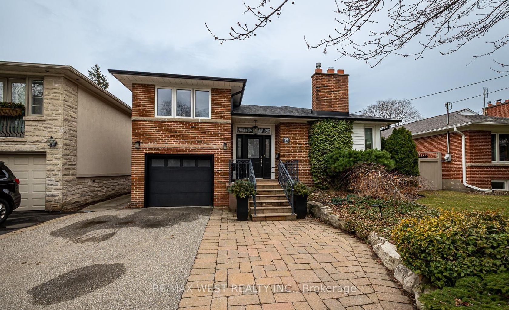 17 Saybrook Avenue, Queensway, Toronto photo number 2