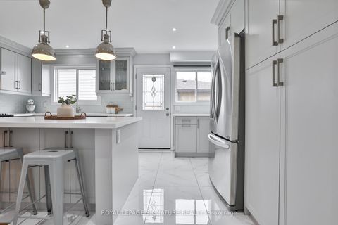 Photo 5 at 92 Picola Court, Hillcrest Village, Toronto