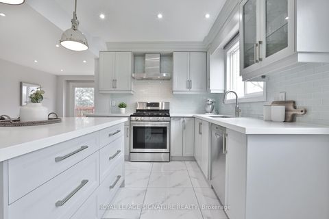 Photo 9 at 92 Picola Court, Hillcrest Village, Toronto