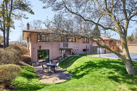 Photo 2 at 35 Somerdale Square, Guildwood, Toronto