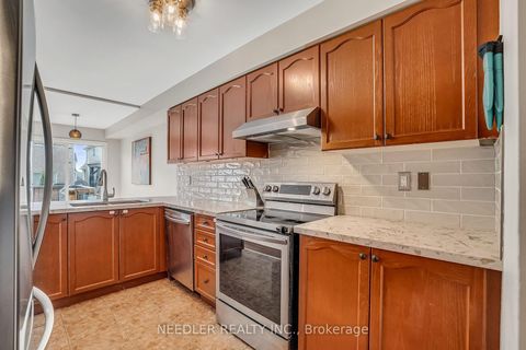 Photo 8 at 36 Wyndham Circle, Sutton & Jackson's Point, Georgina