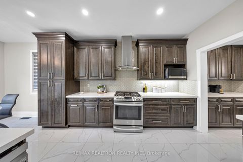 Photo 7 at 32 Chasser Drive, Greensborough, Markham