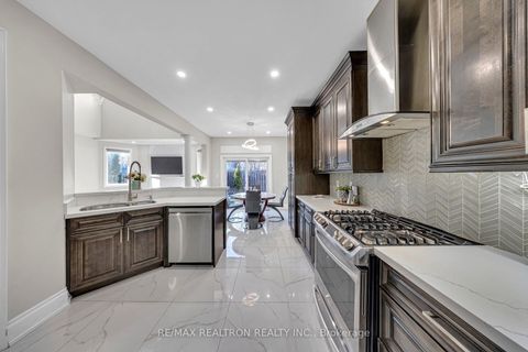 Photo 8 at 32 Chasser Drive, Greensborough, Markham