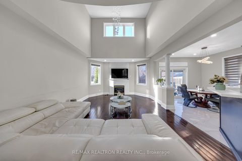 Photo 15 at 32 Chasser Drive, Greensborough, Markham