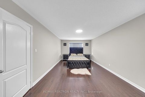 Photo 22 at 32 Chasser Drive, Greensborough, Markham