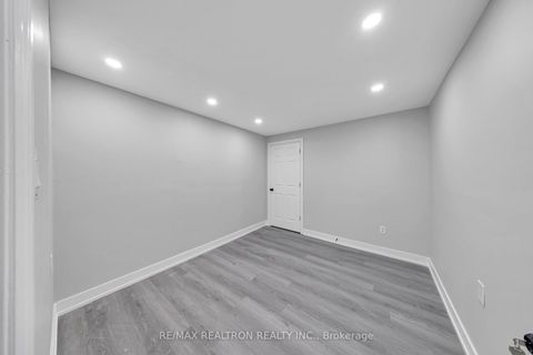 Photo 35 at 32 Chasser Drive, Greensborough, Markham