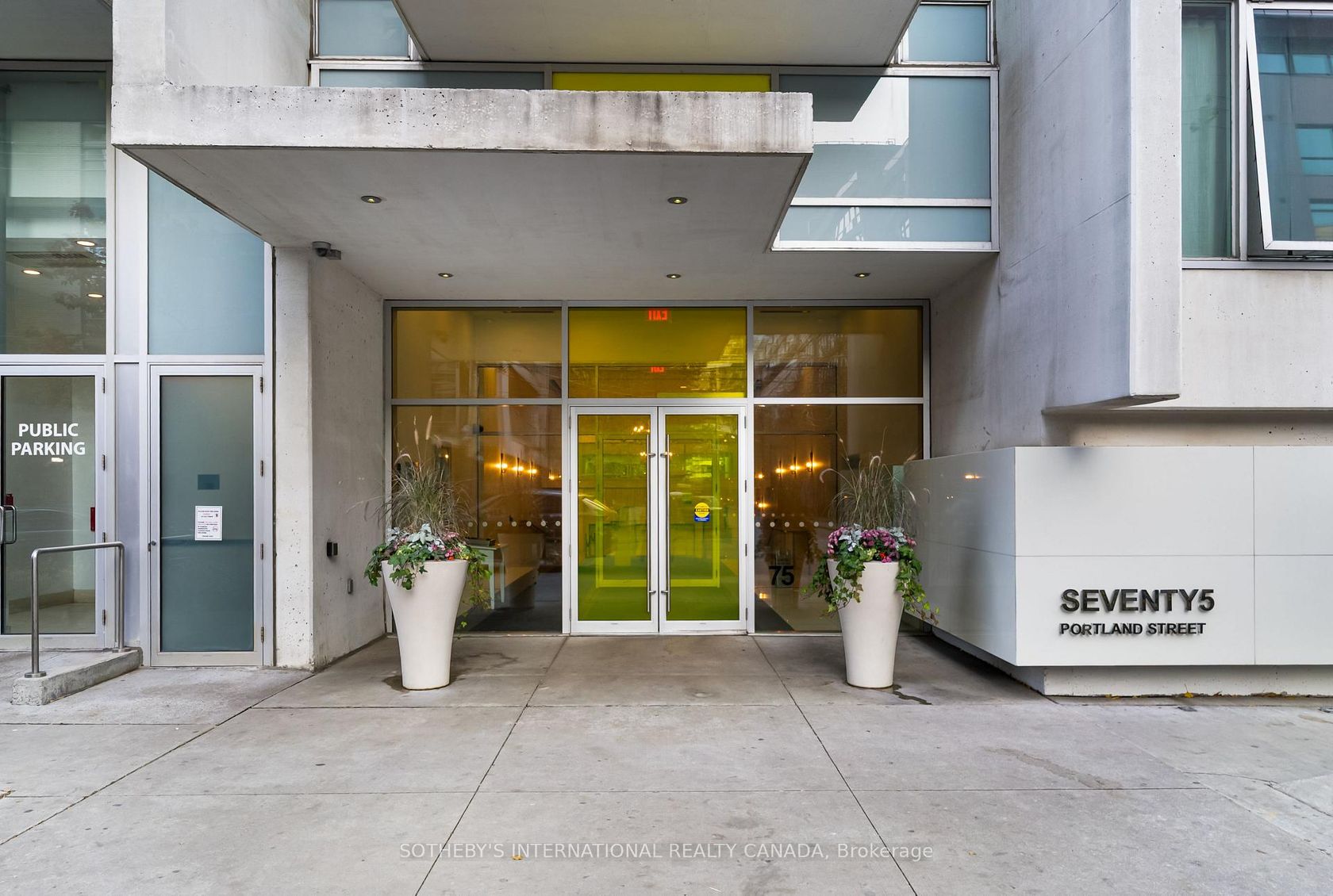 302 - 75 Portland Street, Waterfront Communities C1, Toronto photo number 2