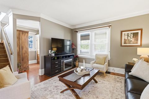 Photo 9 at 19 Hillcroft Street, O'Neill, Oshawa