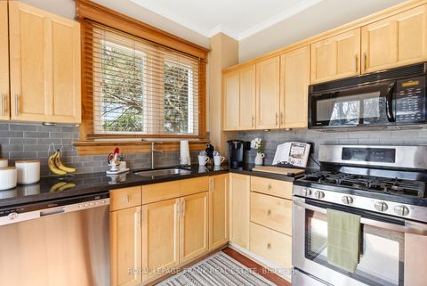 Photo 23 at 19 Hillcroft Street, O'Neill, Oshawa