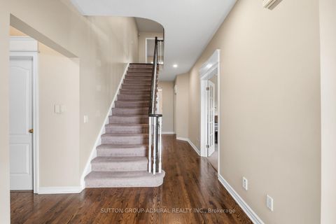 Photo 3 at 43 Ventura Way, Beverley Glen, Vaughan