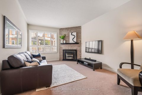 Photo 9 at 43 Ventura Way, Beverley Glen, Vaughan