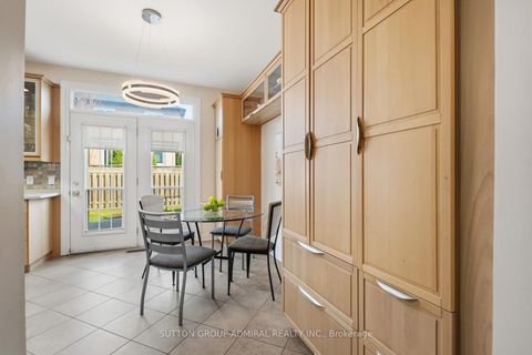 Photo 12 at 43 Ventura Way, Beverley Glen, Vaughan