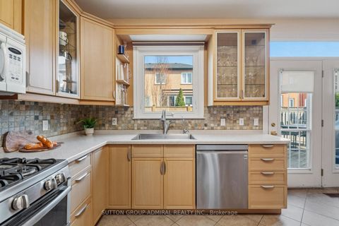 Photo 15 at 43 Ventura Way, Beverley Glen, Vaughan