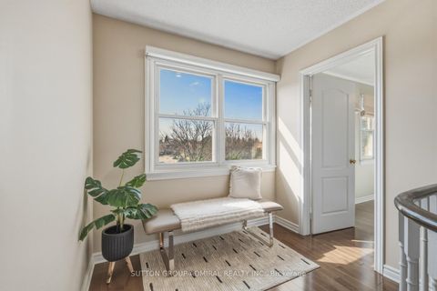 Photo 31 at 43 Ventura Way, Beverley Glen, Vaughan