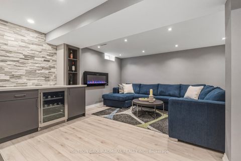 Photo 38 at 43 Ventura Way, Beverley Glen, Vaughan