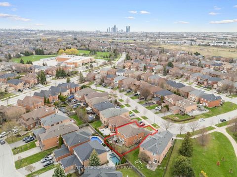 Photo 47 at 43 Ventura Way, Beverley Glen, Vaughan