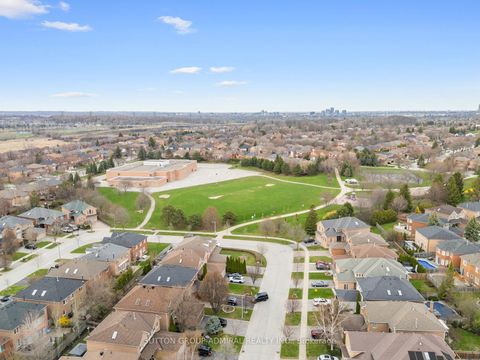 Photo 48 at 43 Ventura Way, Beverley Glen, Vaughan