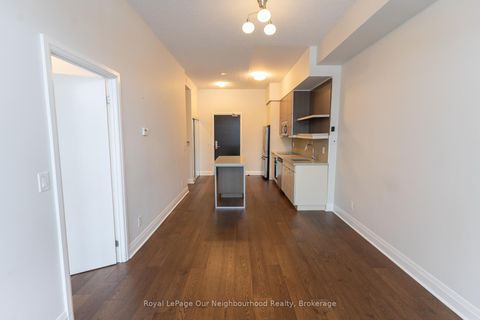 Photo 6 at 112 - 399 Spring Garden Avenue, Willowdale East, Toronto