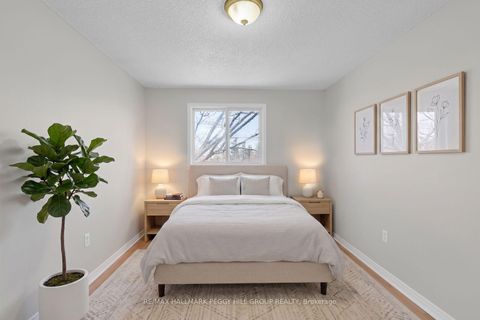 Photo 5 at 24 Geddes Crescent, Northwest, Barrie