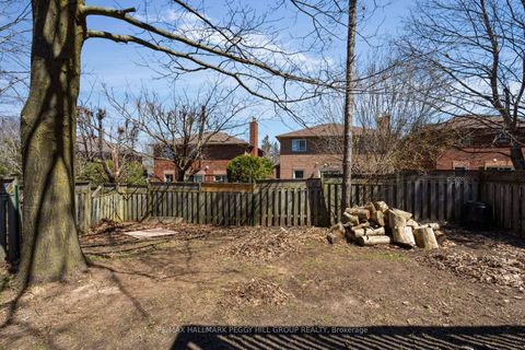 Photo 13 at 24 Geddes Crescent, Northwest, Barrie