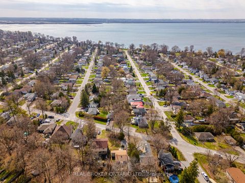 Photo 4 at 37 Pineway Avenue, Keswick South, Georgina