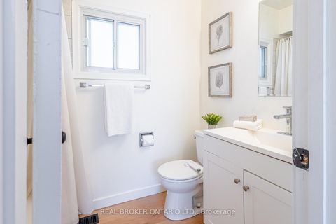 Photo 16 at 37 Pineway Avenue, Keswick South, Georgina