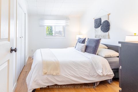 Photo 19 at 37 Pineway Avenue, Keswick South, Georgina