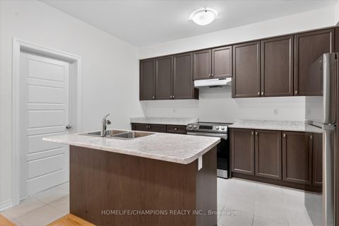 Photo 13 at 39 Delano Way, Woodland Hill, Newmarket