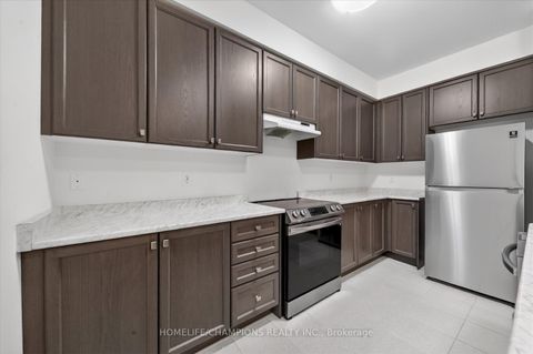 Photo 14 at 39 Delano Way, Woodland Hill, Newmarket