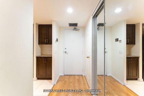 Photo 6 at 205 - 725 King Street W, Niagara, Toronto