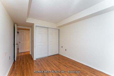 Photo 10 at 205 - 725 King Street W, Niagara, Toronto