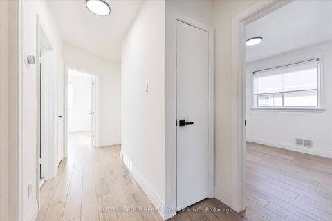 Photo 8 at 4 Cranston Road, City Centre West, Toronto