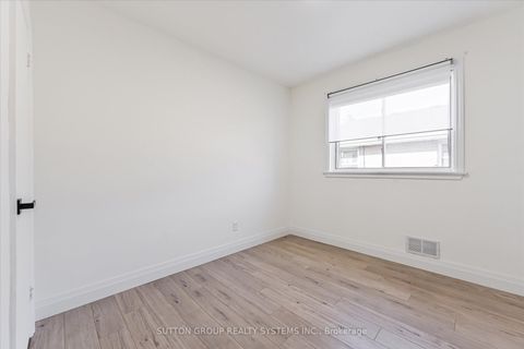 Photo 12 at 4 Cranston Road, City Centre West, Toronto