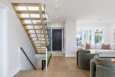 Photo 3 at 34 Rufford Road, Alderwood, Toronto