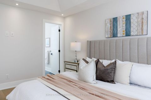 Photo 19 at 34 Rufford Road, Alderwood, Toronto