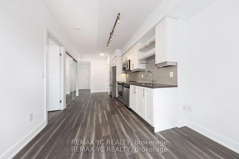 Photo 8 at 217 - 525 Adelaide Street W, Waterfront Communities C1, Toronto