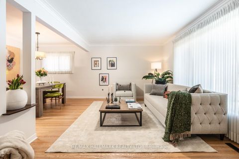 Photo 1 at 28 Crosland Drive, Maryvale, Toronto