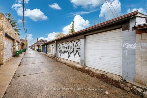 Photo 4 at 276 Crawford Street, Bellwoods, Toronto